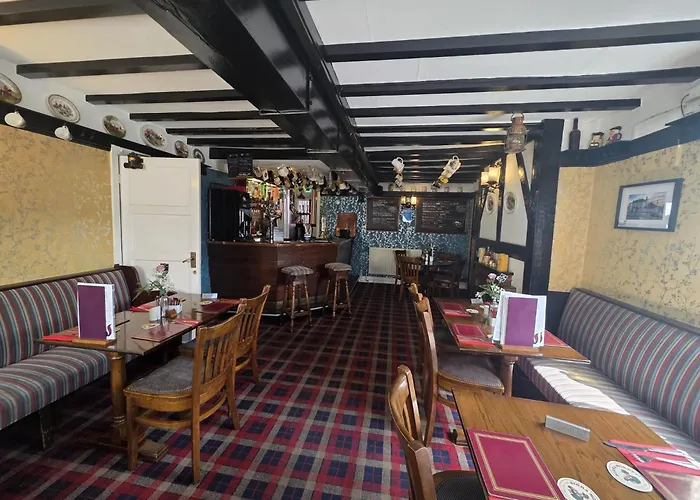 Fox And Hounds Country Inn